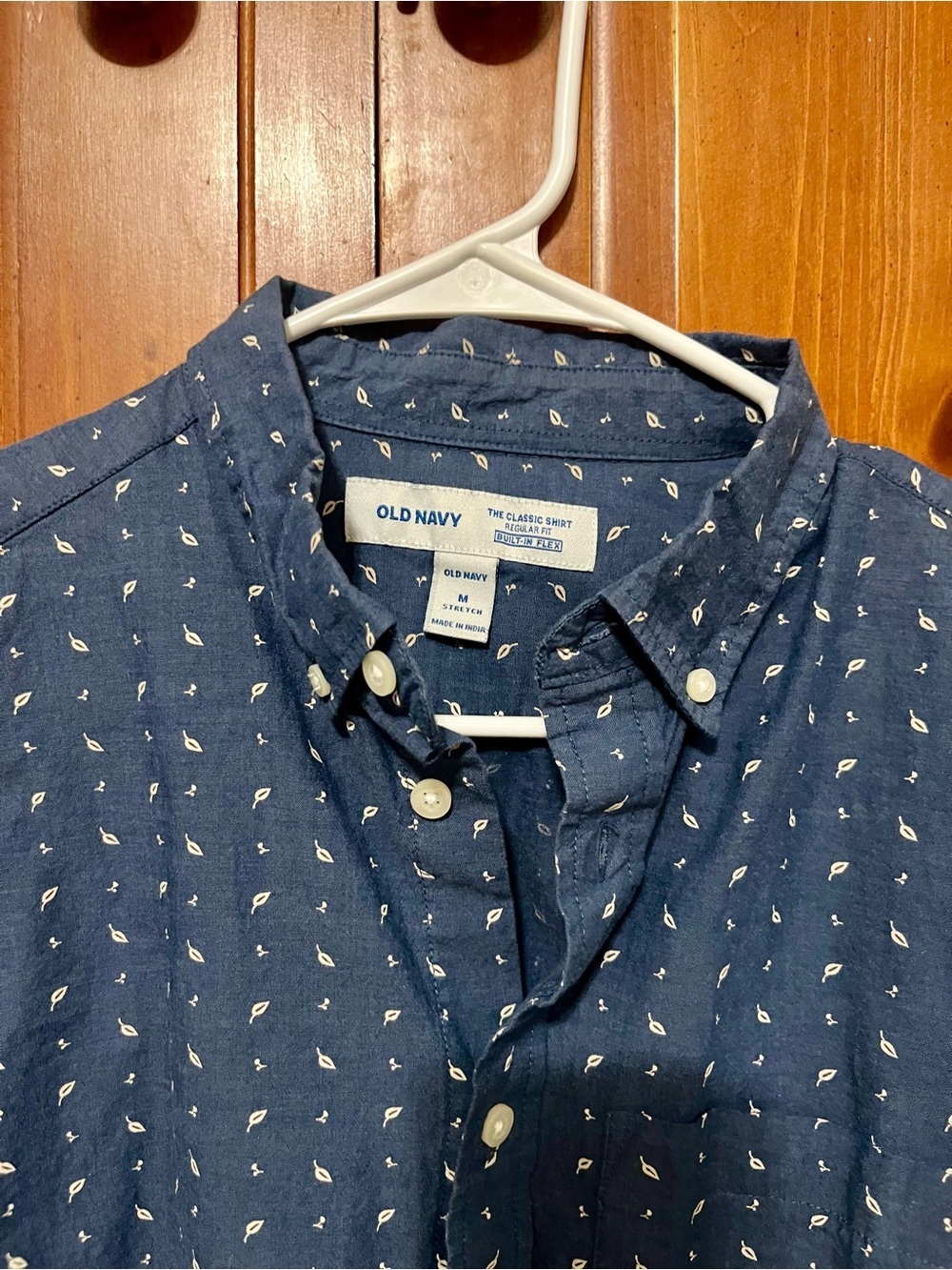 Old Navy Men's Button-Down Shirt - Medium